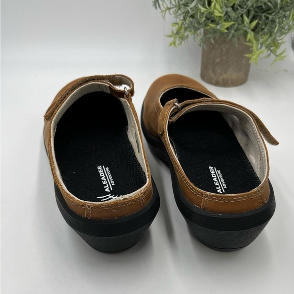 Spenco Women's 10 Brown Leather Rachel Orthotic Support Clogs Hook & Loop Strap - Picture 6 of 16